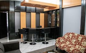 Christine'S Downtown Suites