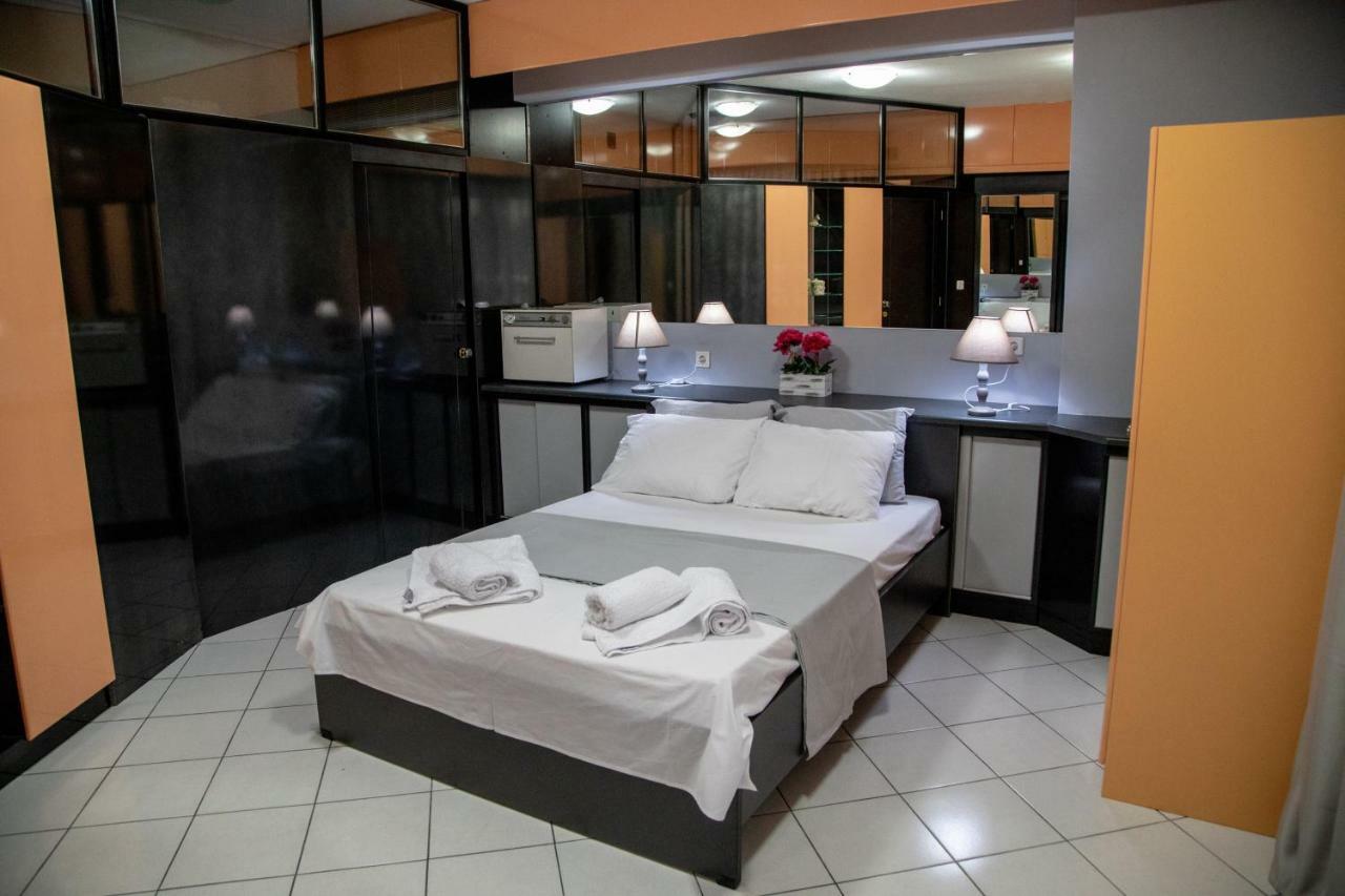 Christine'S Downtown Suites Kavala Dış mekan fotoğraf